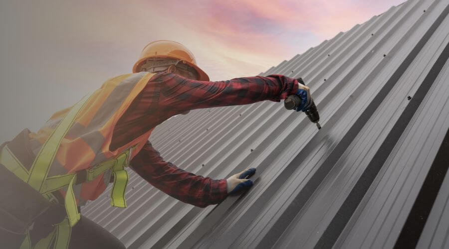 Professional gutter cleaning in Weidman, MI